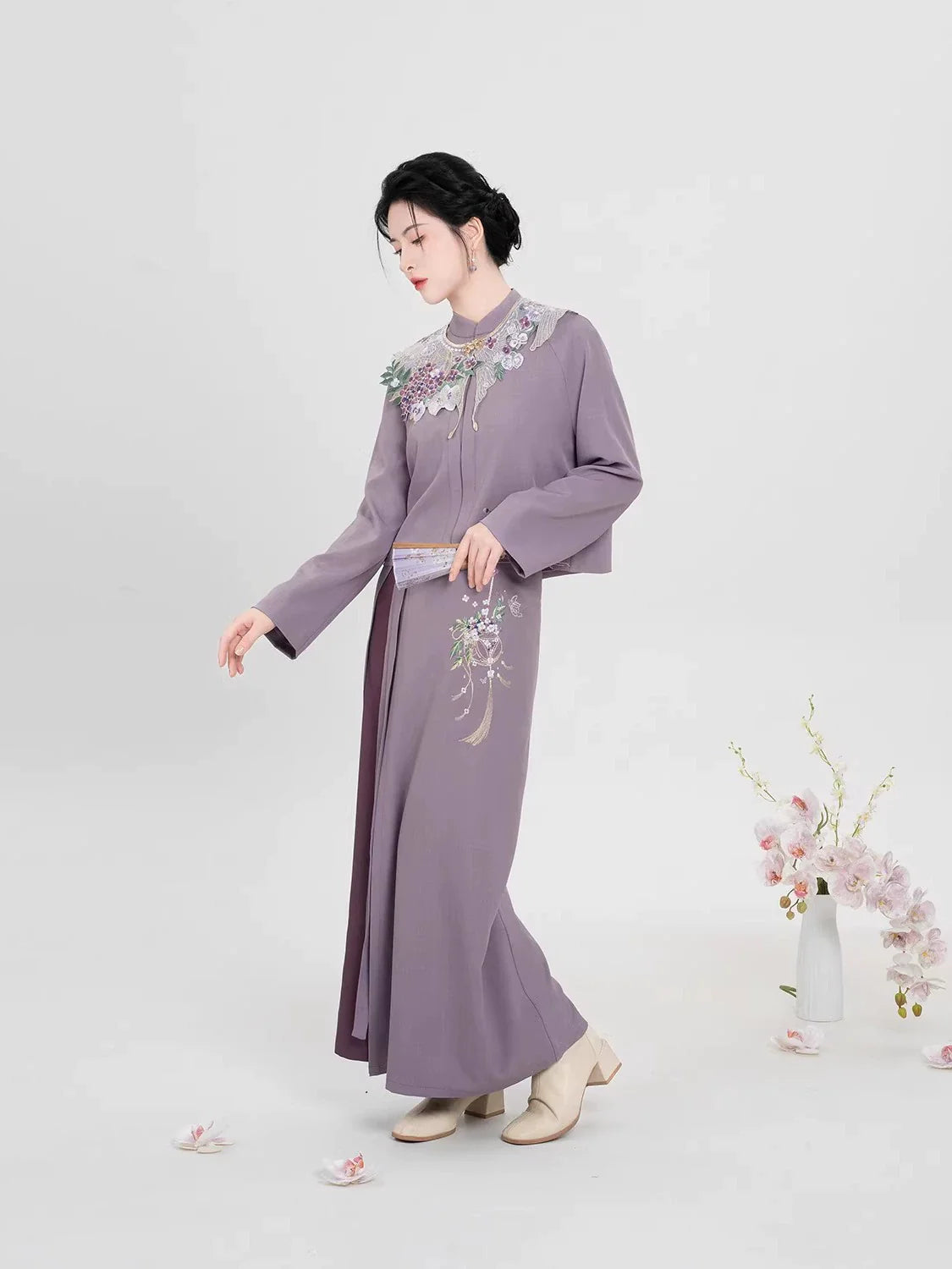 Ming Dynasty Modern Hanfu Long Sleeve Top with Spiral Skirt and Cloud Collar - Falling Wisteria 花落紫藤