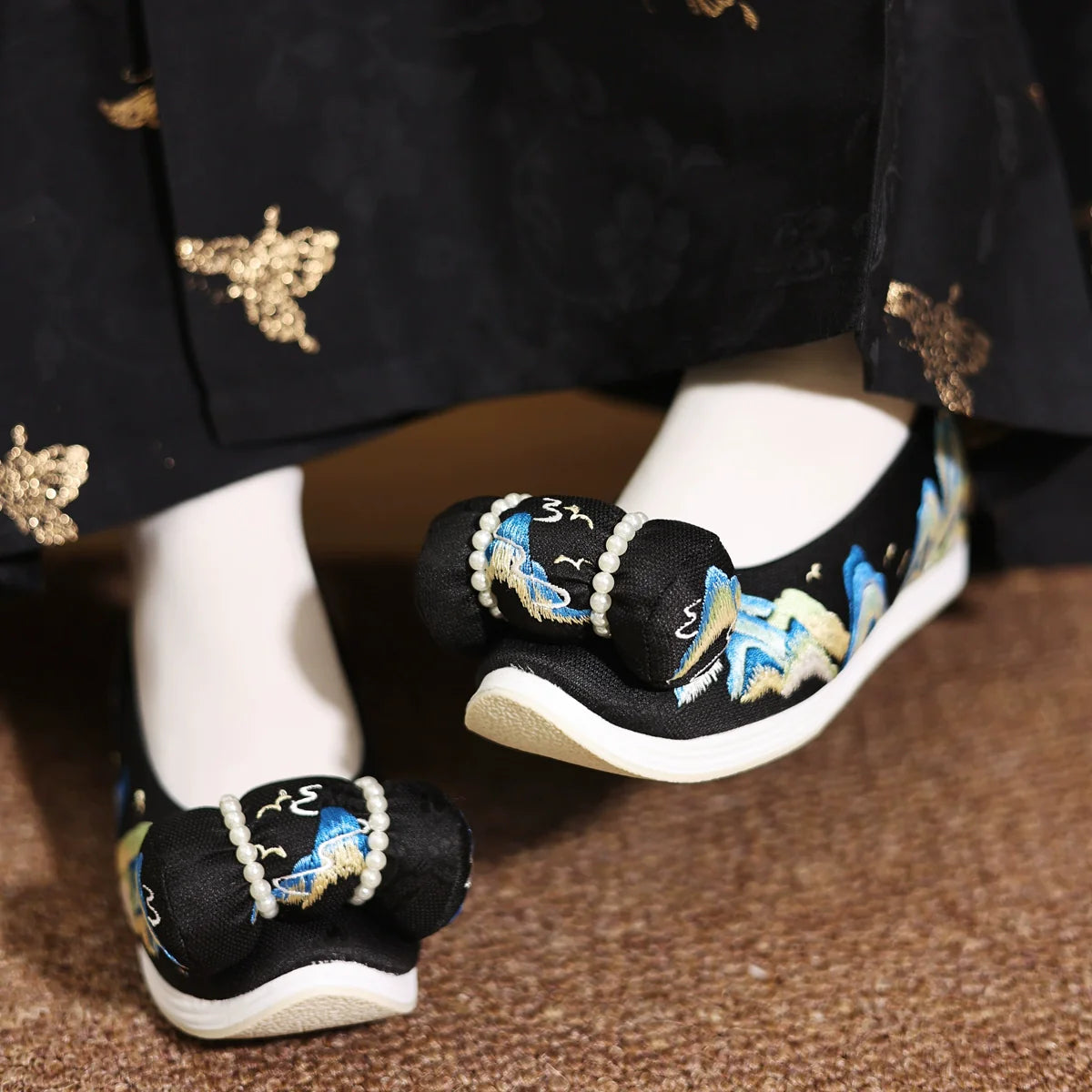 Riley - Embroidered Chinese Hanfu Bow Shoes