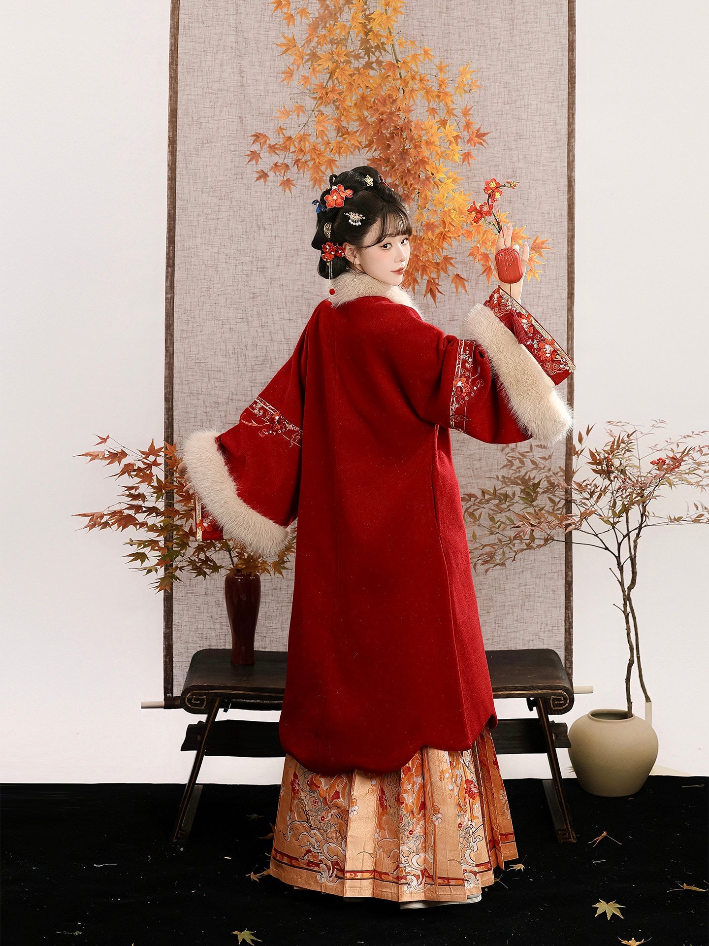 Ming Dynasty Chinese New Year Festival Hanfu | Passing Years 馥影流光