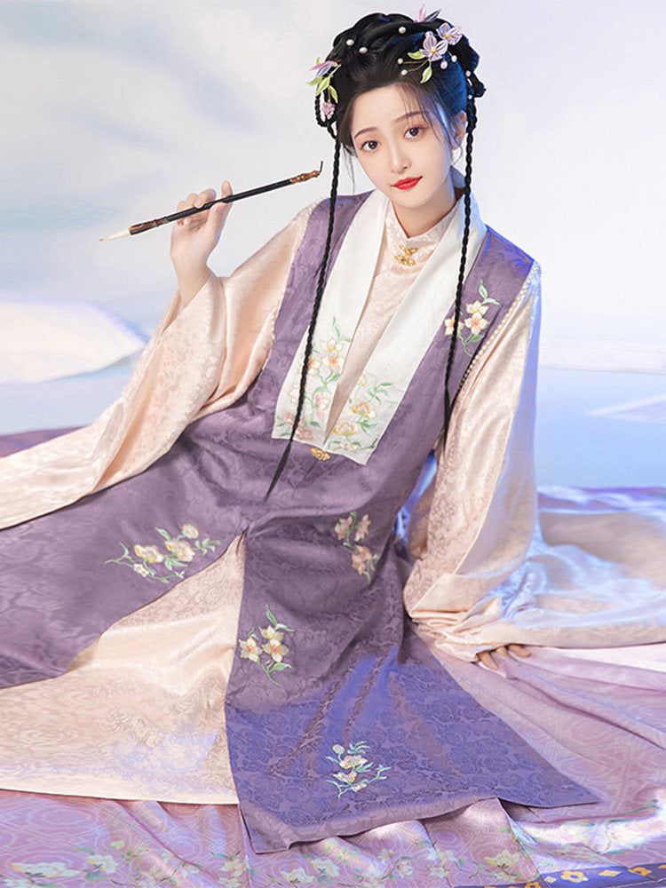 Ming Dynasty Satin Embroidered Bijia & Printed Mamian Skirt | Xilouyue 西楼月