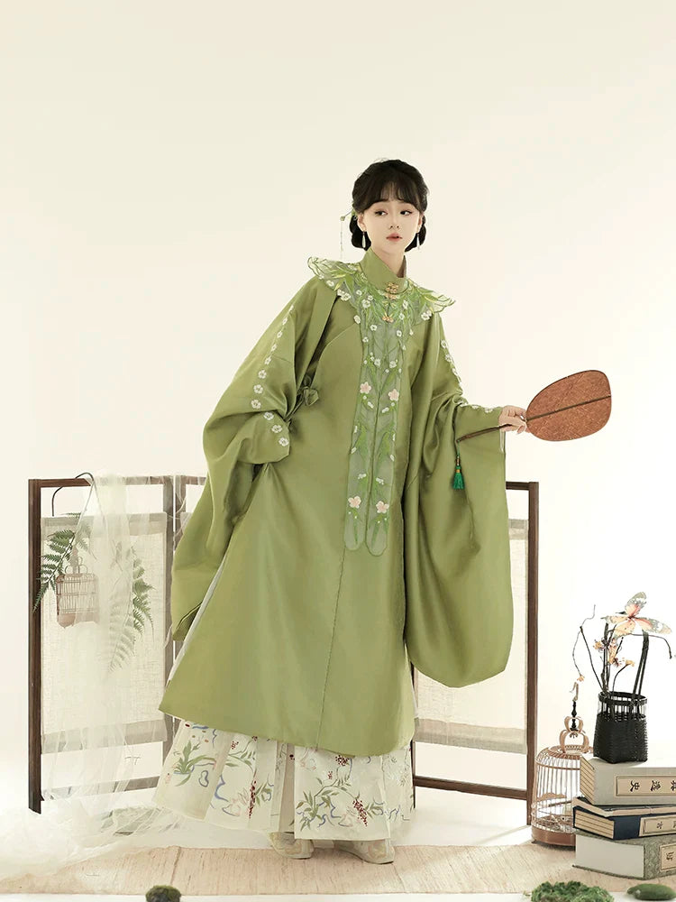 Ming Dynasty Pastel Mint Garden Print Robe & Mamianqun | Late Autumn 晚秋