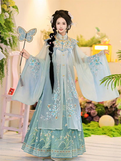 Ming Dynasty Embroidered Robe & Printed Mamian Skirt | Lanyi 兰漪