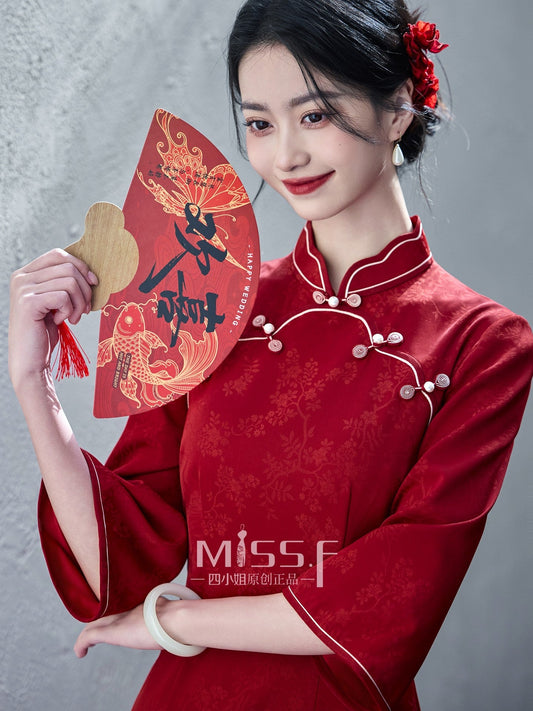 Jinse mid sleeve Chinese wedding cheongsam qipao — detail view