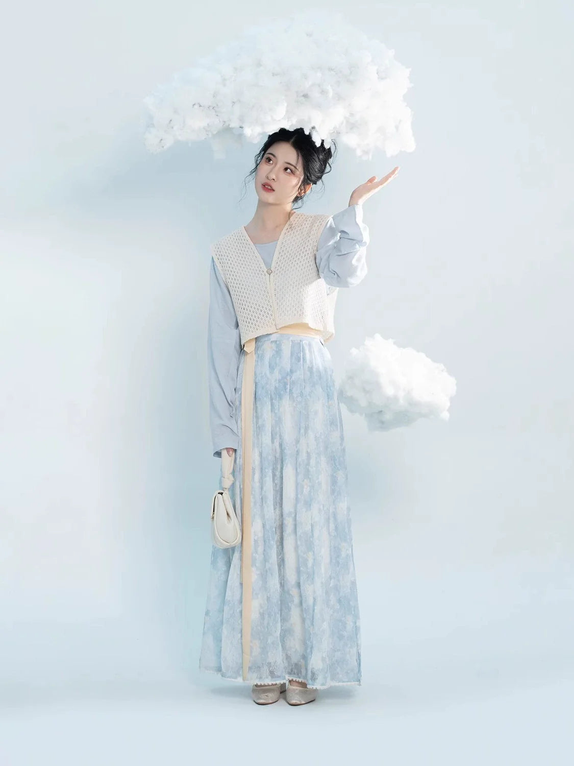 Tang Dynasty Modern Hanfu Set with Beizi Overlay & Pleated Wrap Skirt - Little Blue Flower 小蓝花 (Preorder)
