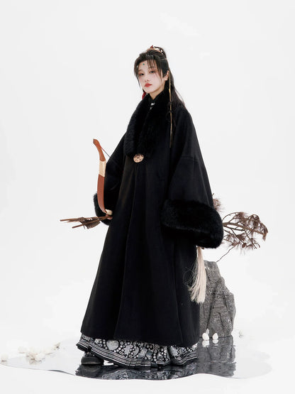 Ming Dynasty Warrior Wuxia Style Fur Coat & Mamian Skirt | Haiyan Heqing 海晏河清