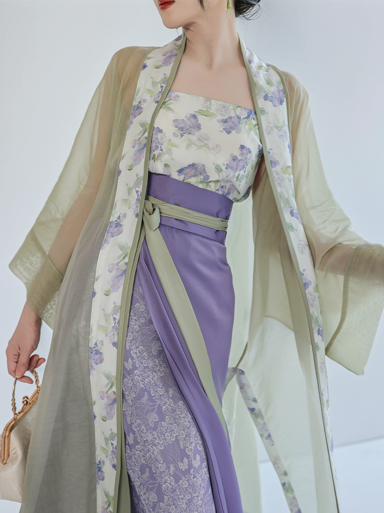 Song Dynasty Modern Hanfu Changgan Temple Beizi and Spiral Skirt - Jasmine Green Tea 茉莉青提 (Preorder)