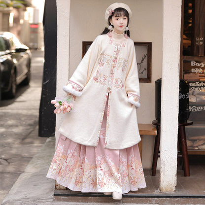 Ming Dynasty Velvet Embroidered Square Collar Cardigan with Printed Mamian Skirt | Winter Warm Sun 冬日暖阳