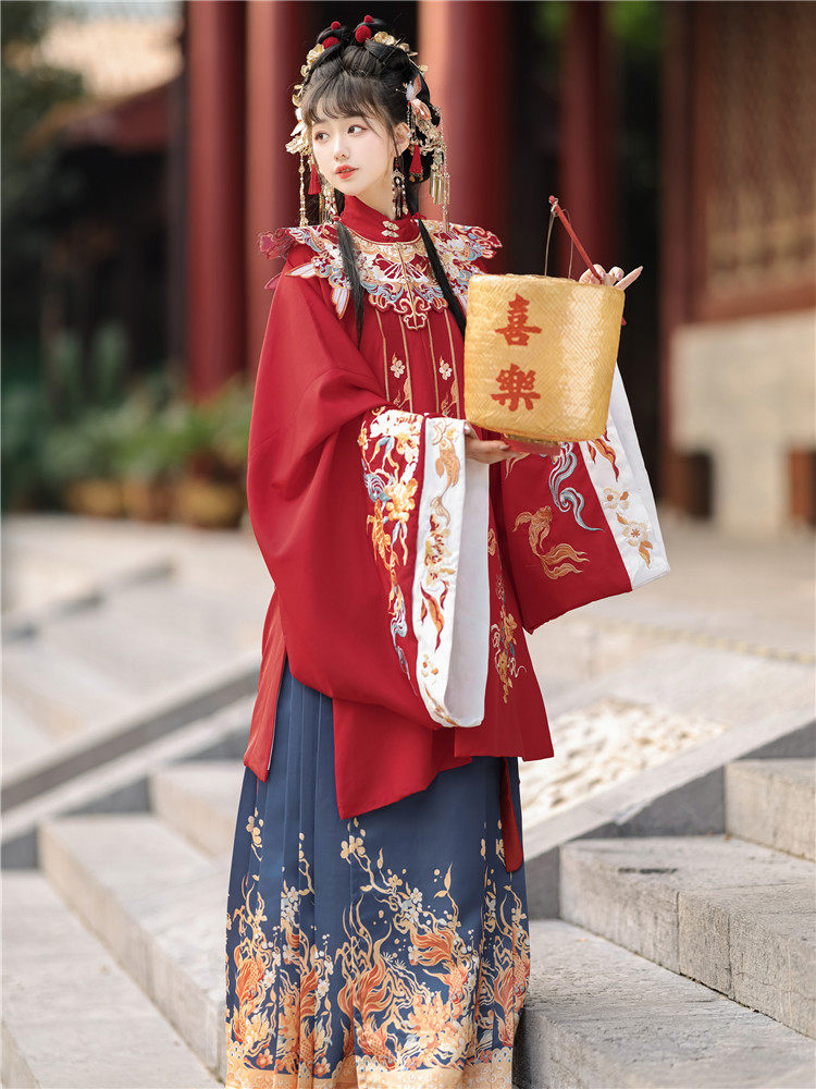 Ming Dynasty Koi Embroidered Flower Wedding Hanfu with Printed Mamianqun | Koi 锦鲤