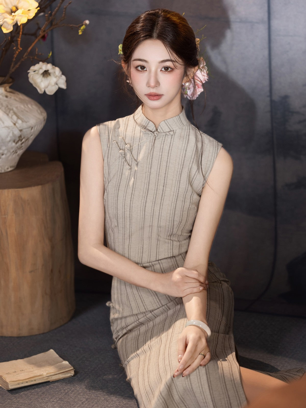 Short Sleeve Vertical Stripes Midi Cheongsam | Wenyi