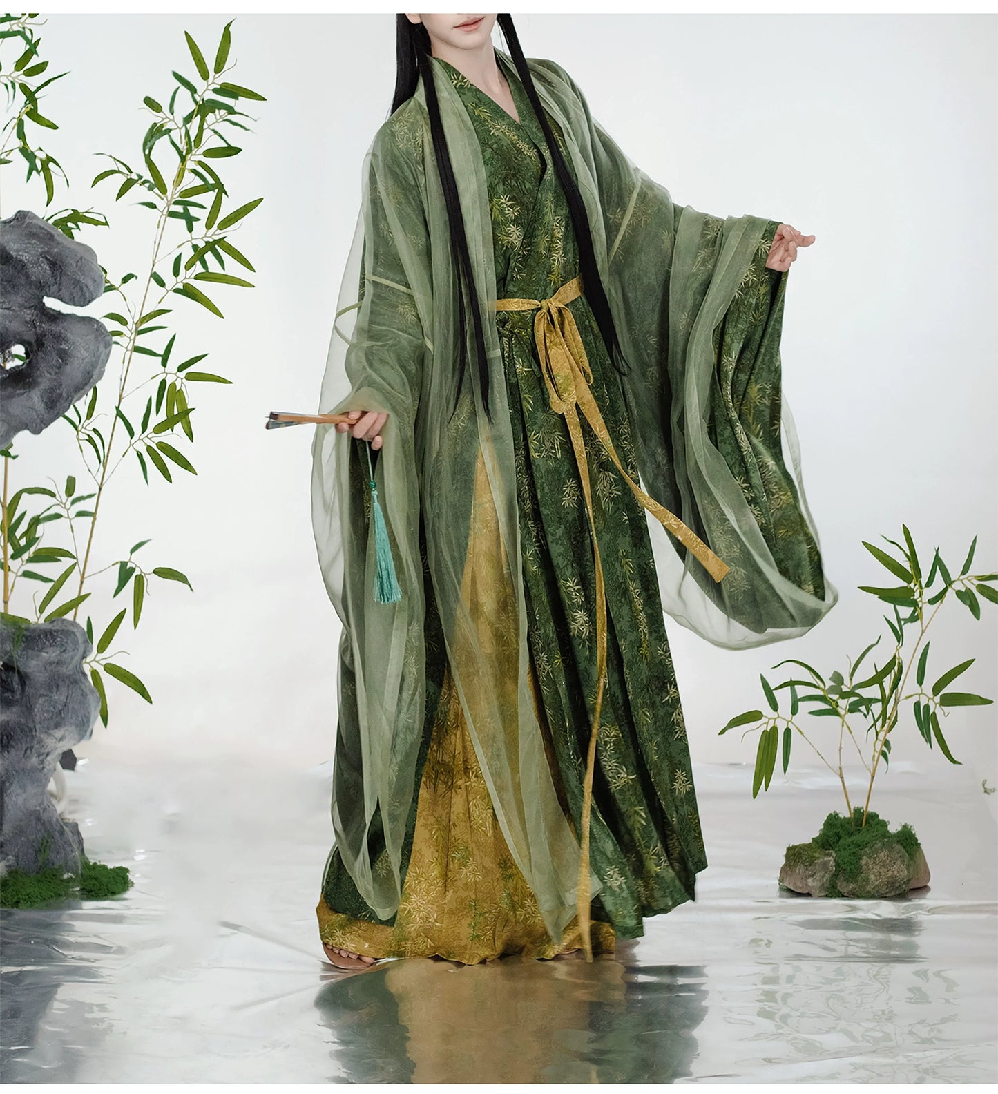 Zhuyu 竹玉 - Green Song Dynasty Hanfu Bamboo Leaf Print Beizi Robe & Pants Set