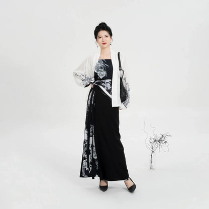 Song Dynasty Modern Hanfu Set with Winged Sleeve Top and Spiral Skirt - Heiyouzi 黑釉瓷 (Preorder)