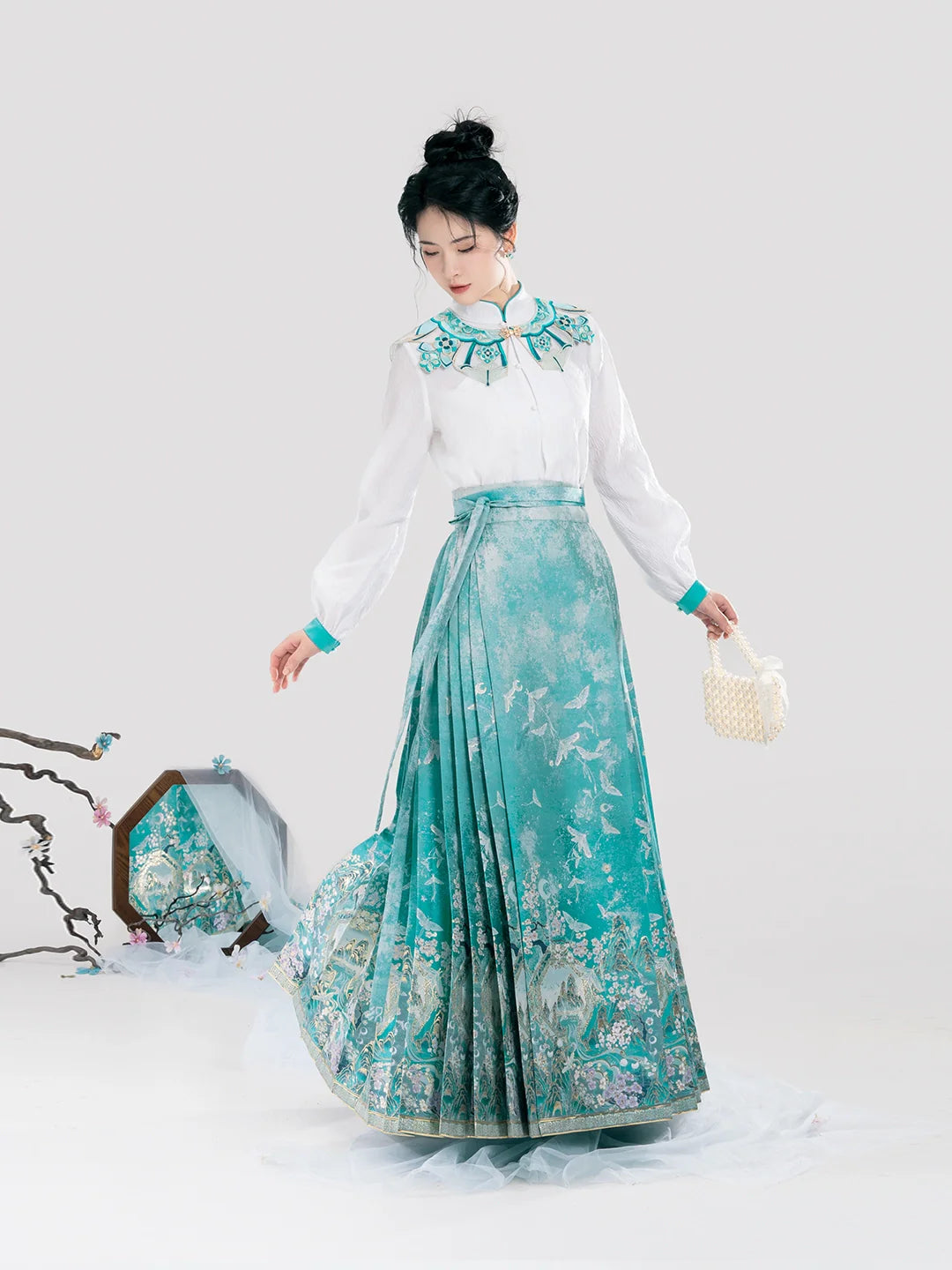 Chinese Long Sleeve Shirt & Mamian Skirt Outfit | Oceania 蜉蝣
