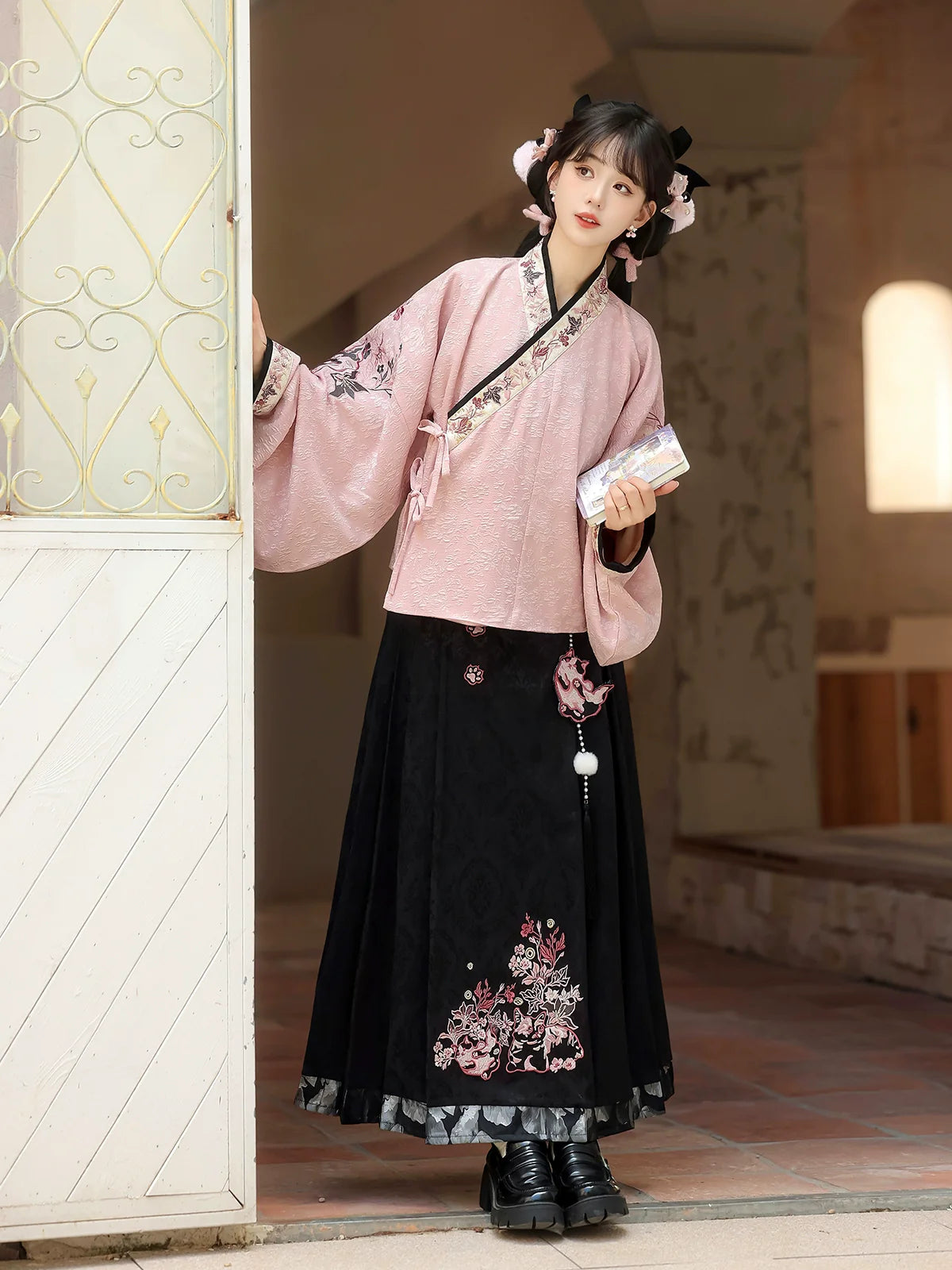 Painted Grace 粉墨千金 - Modern Hanfu Set with Cross-Collar Top, Vest, and Mamian Skirt, Daily New Chinese Style Outfit (Preorder)