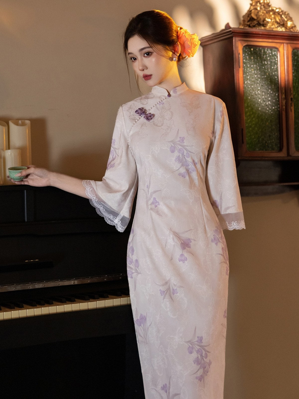 Mid Sleeve Floral Relaxed Cut Cheongsam | Moonlight Porcelain