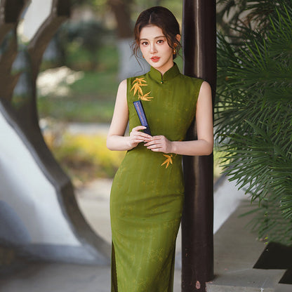 Sleeveless Olive Midi Cheongsam | Golden Leaves