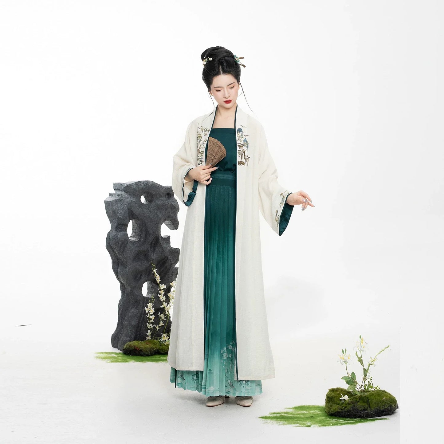 Song Dynasty Modern Hanfu Set with Long Sleeve Cardigan and Pleated Skirt - Bamboo Boat 乌篷船 (Preorder)