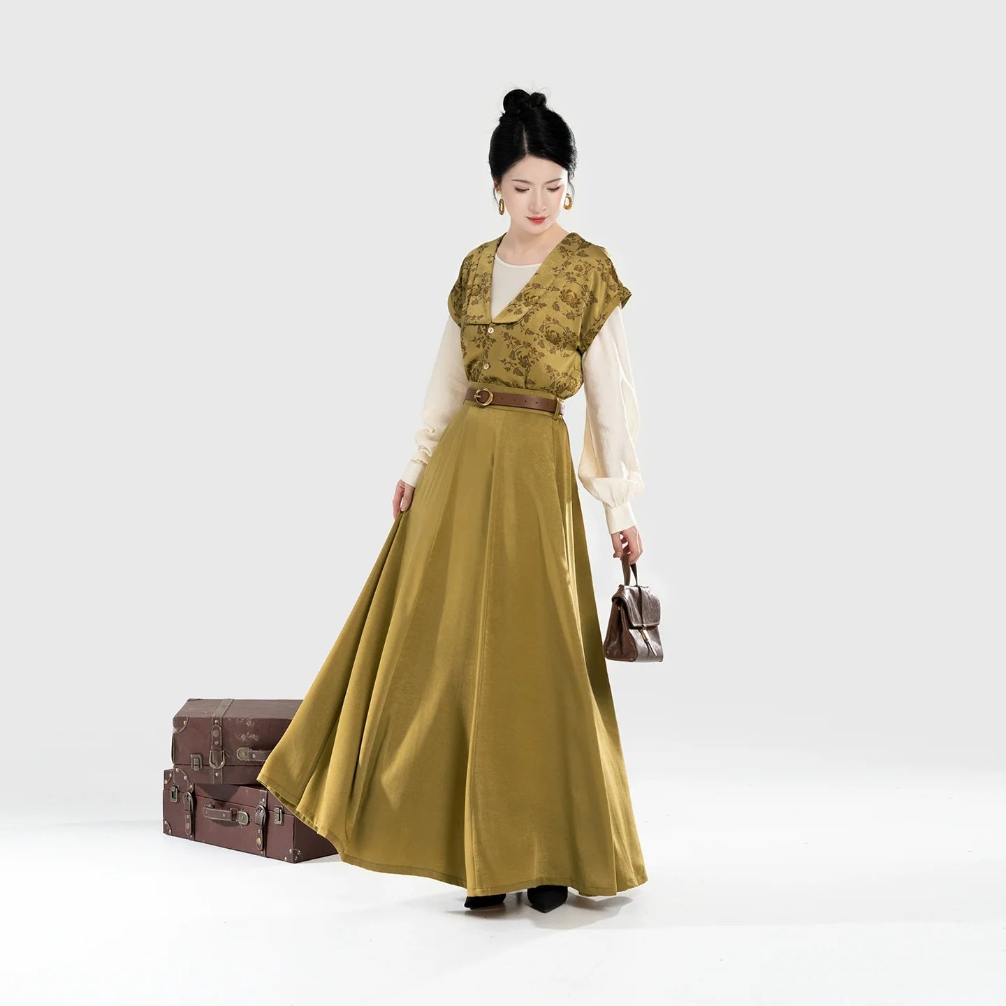 Tang Dynasty Modern Hanfu Set with Beizi Overlay & Flowing Eight-Panel Skirt - Twilight Harbor 暮港 (Preorder)