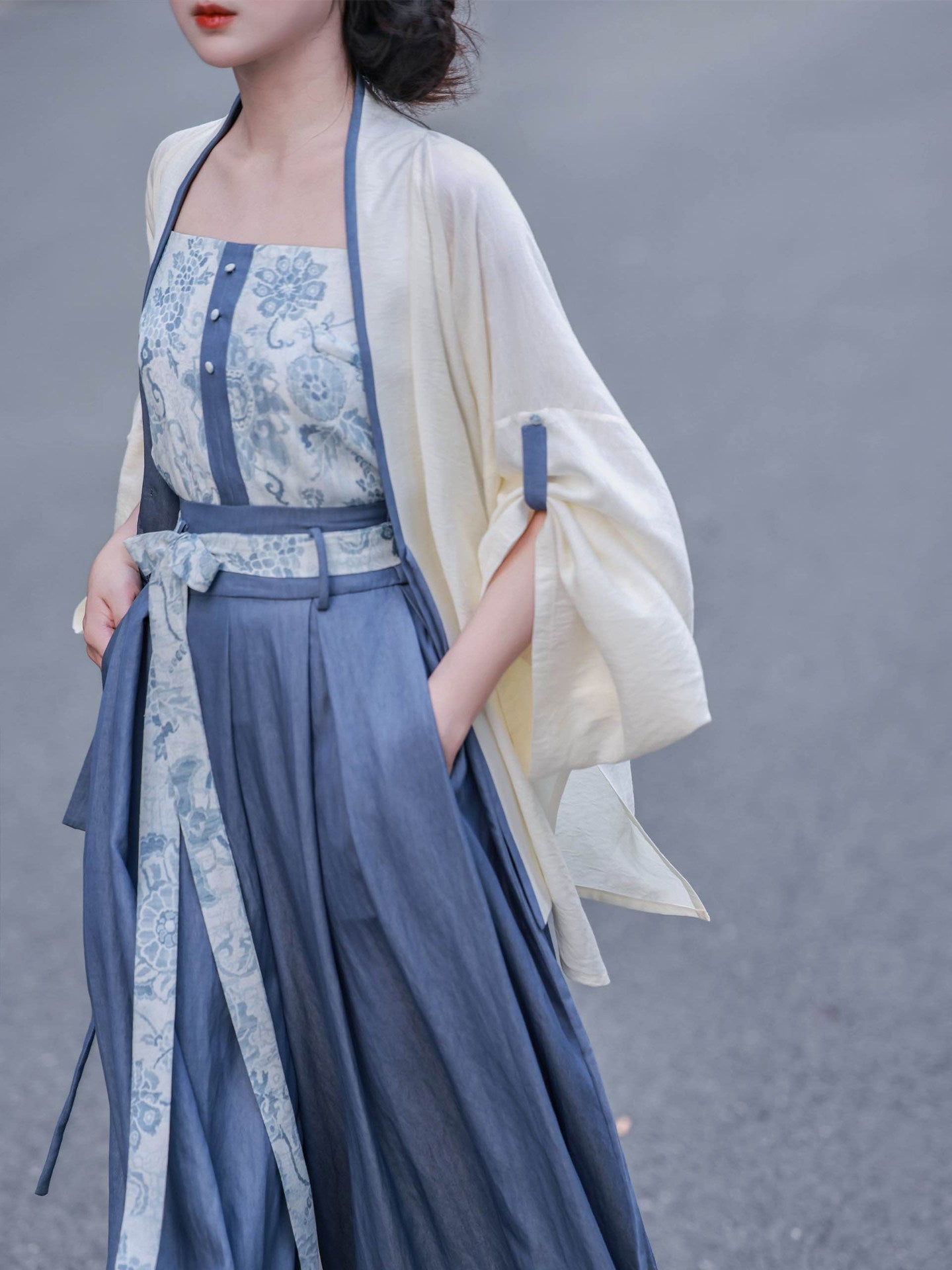 Song Dynasty Modern Hanfu Camisole and Cardigan with Shorts or Wide Leg Pants - Kongqing 空青 (Preorder)