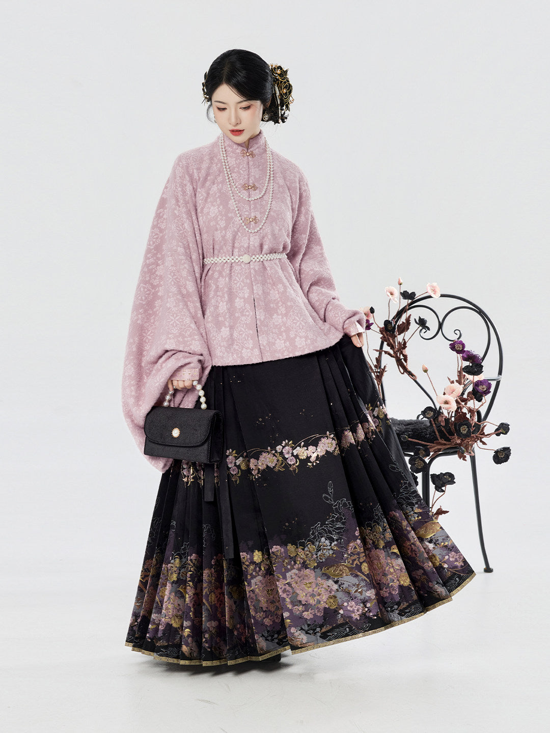 Ming Dynasty Modern Hanfu Pipa Sleeve Top & Mamianqun | Nightingale Begonia 夜莺海棠