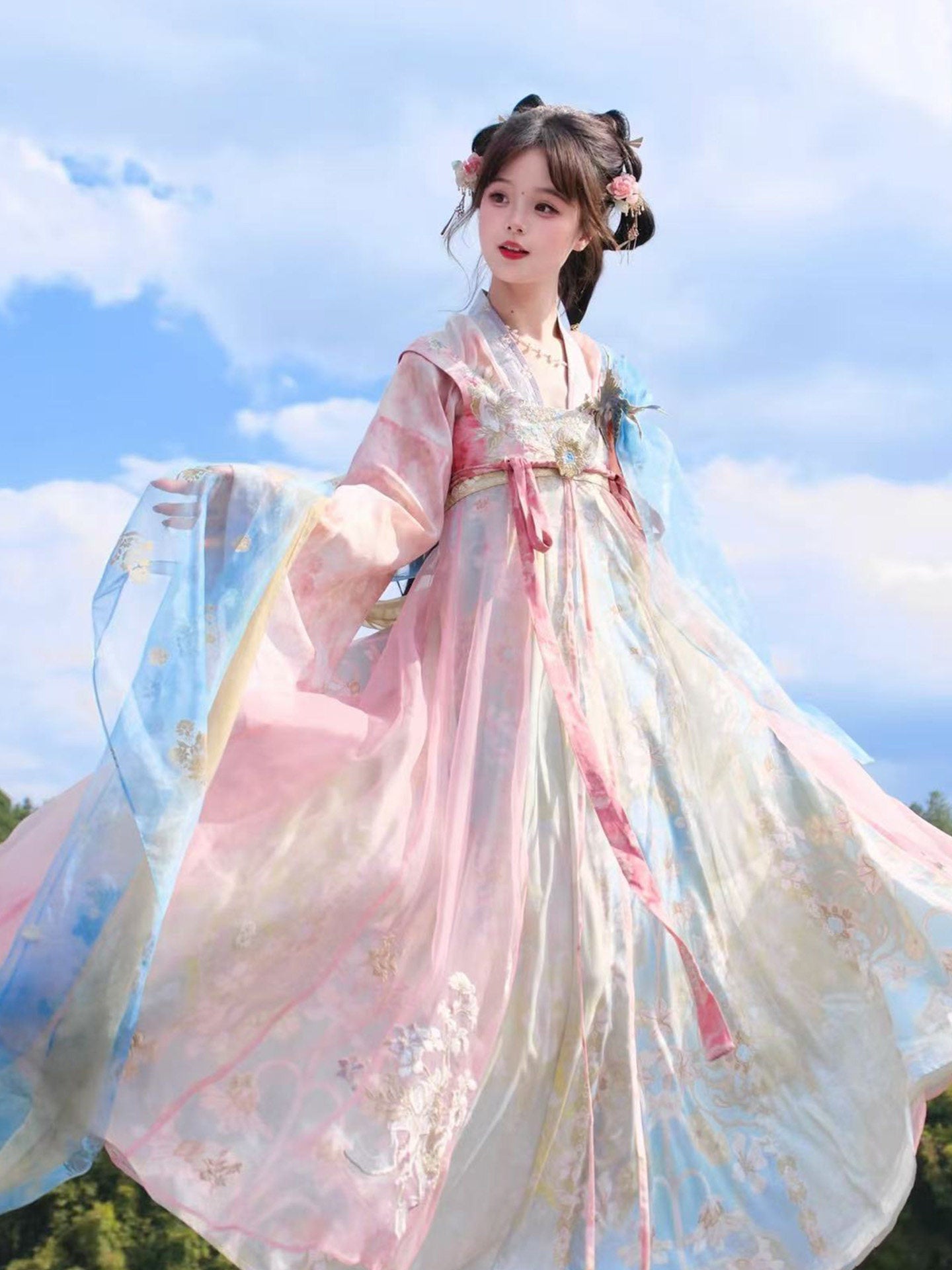 Ying Hua Li | Tang Dynasty Qixiong Ruqun Hanfu Dress with Gradient Embroidery