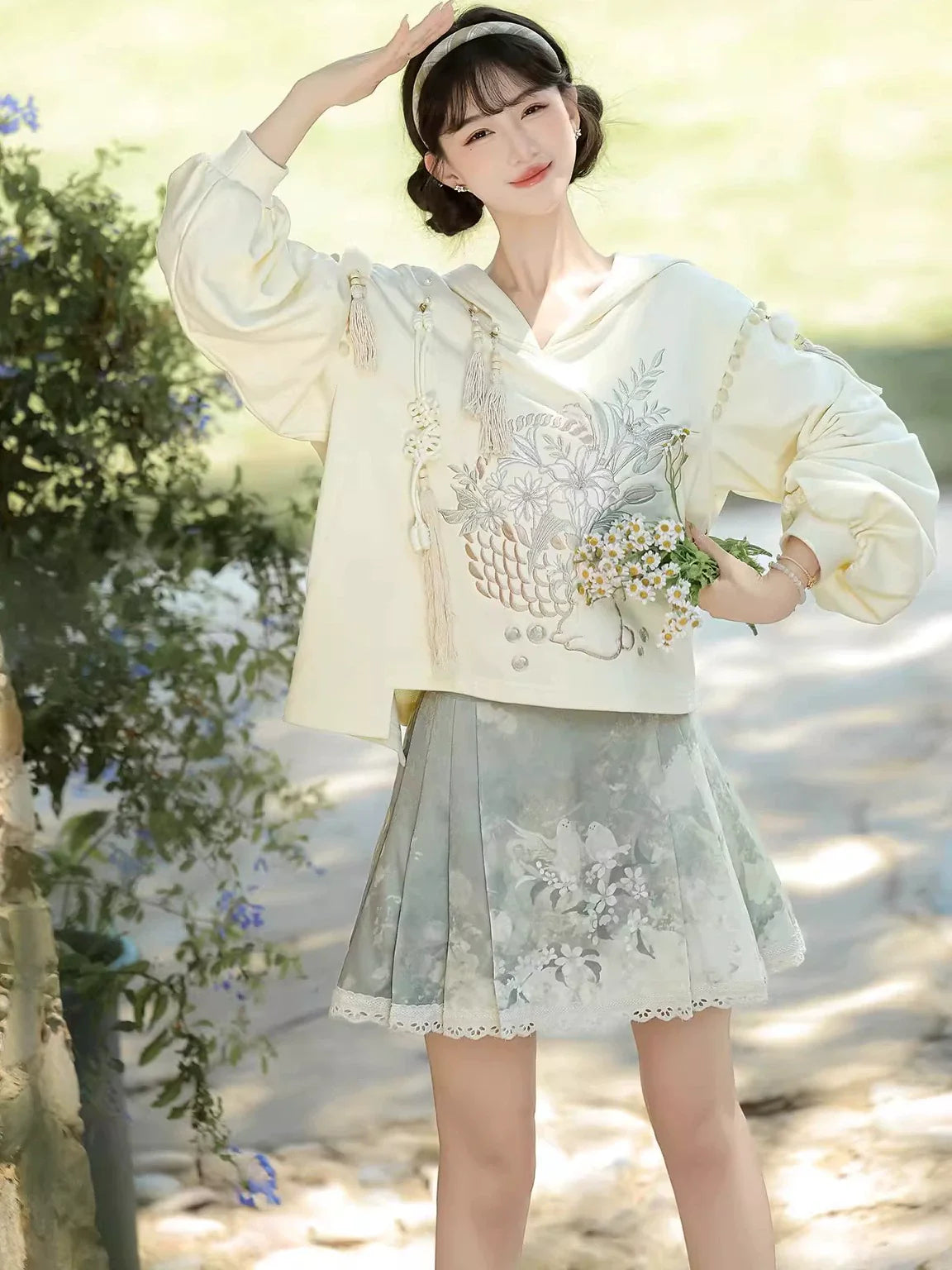 Morning Garden 清晨花园 - Modern Hanfu Daily Wear Hoodie Blouse and Mamian Skirt