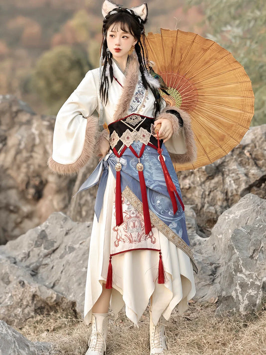 Yuanshan Yin 远山吟 - Exotic Hanfu Swordsman Outfit