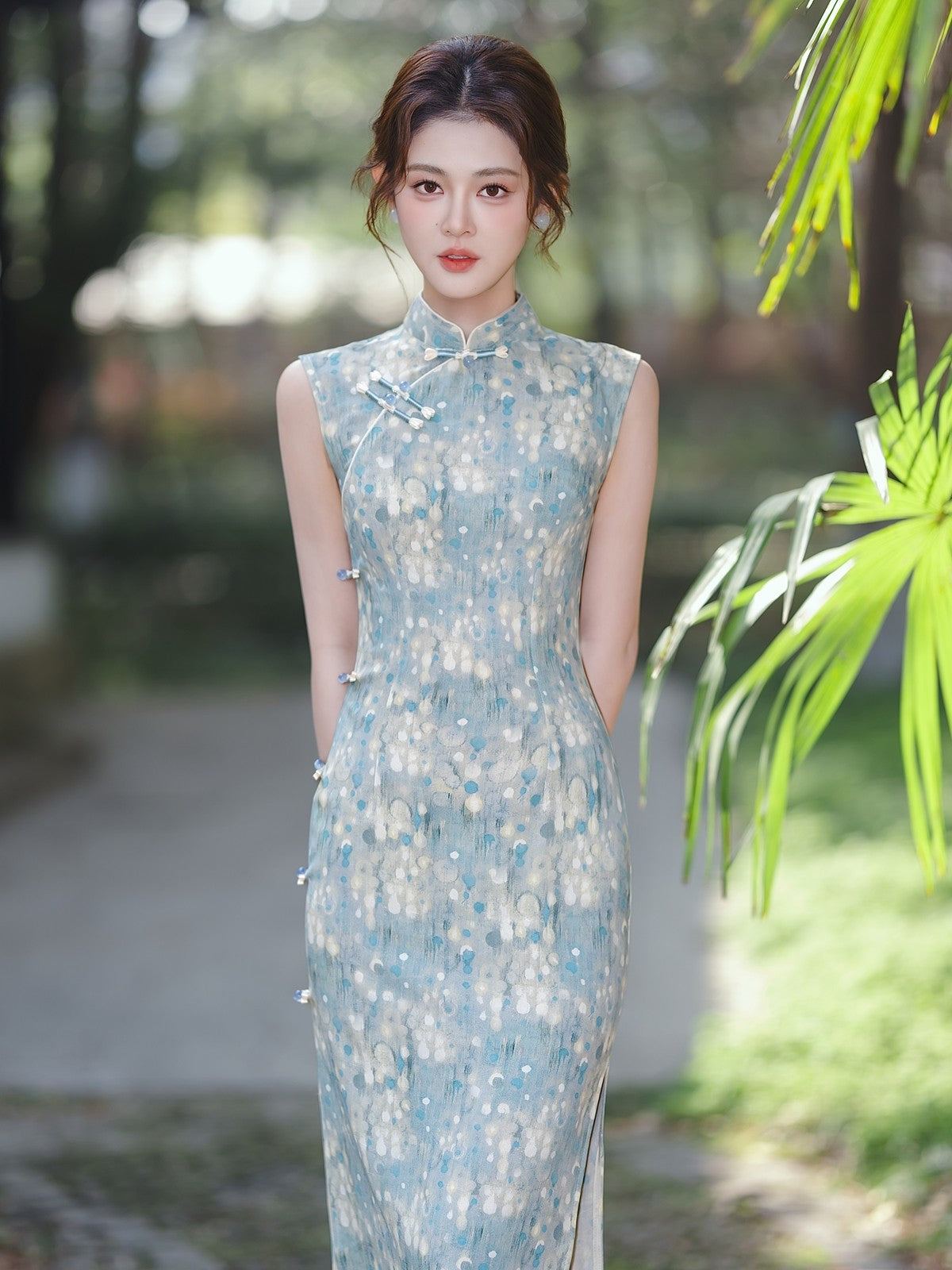 Sleeveless Patterned Midi Cheongsam | Bubbles