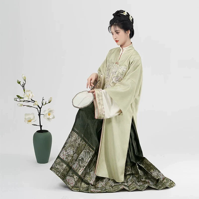 Ming Dynasty Traditional Hanfu Set & Mamian Skirt | West Lake 西池