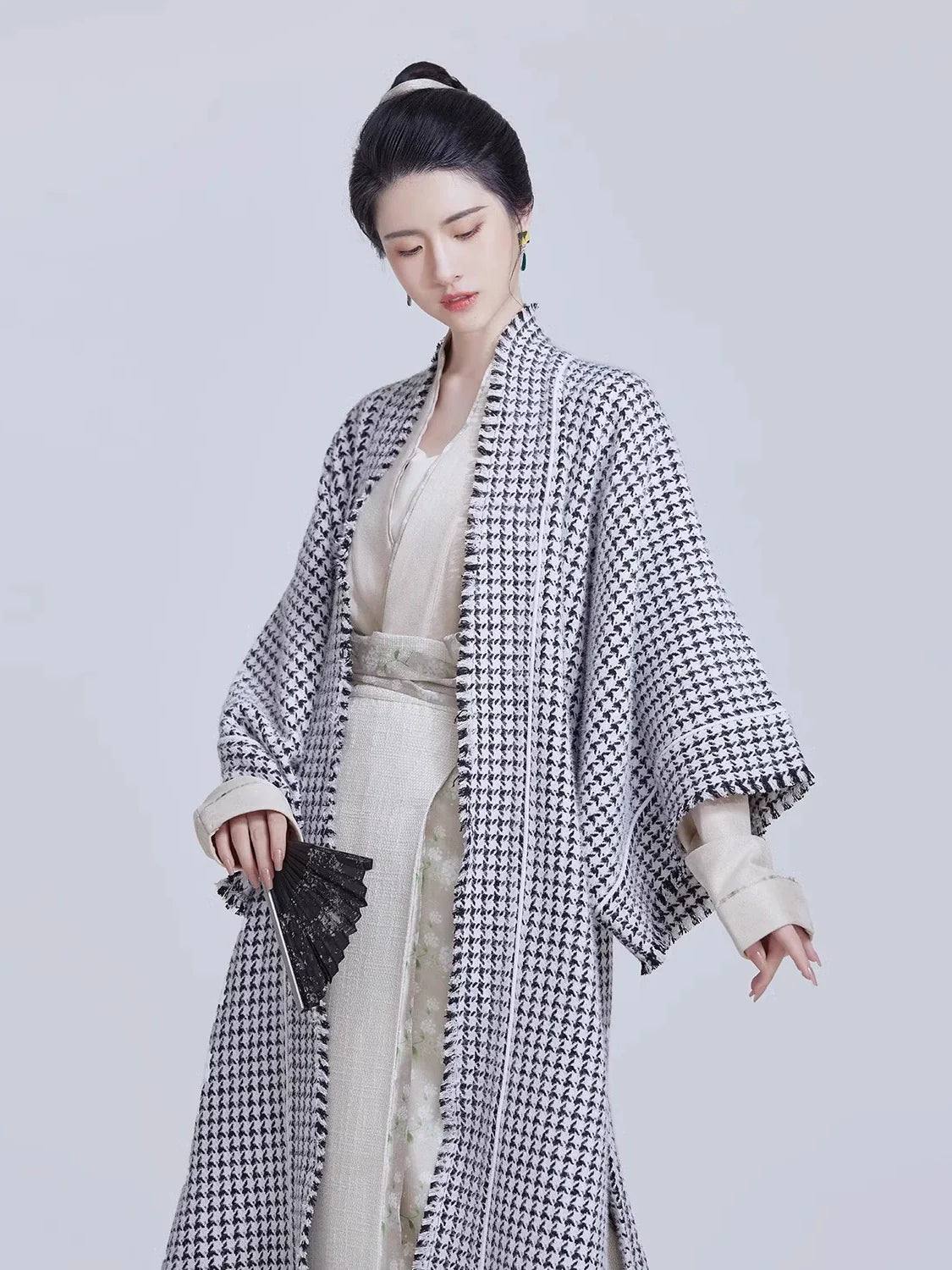 Song Dynasty Modern Hanfu Set with Changgan Temple Beizi and Three Pleat Skirt - Hanjiang Snow 寒江雪 (Preorder)