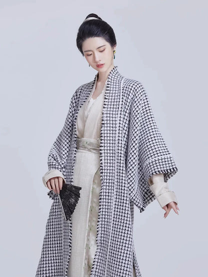 Song Dynasty Modern Hanfu Set with Changgan Temple Beizi and Three Pleat Skirt - Hanjiang Snow 寒江雪 (Preorder)