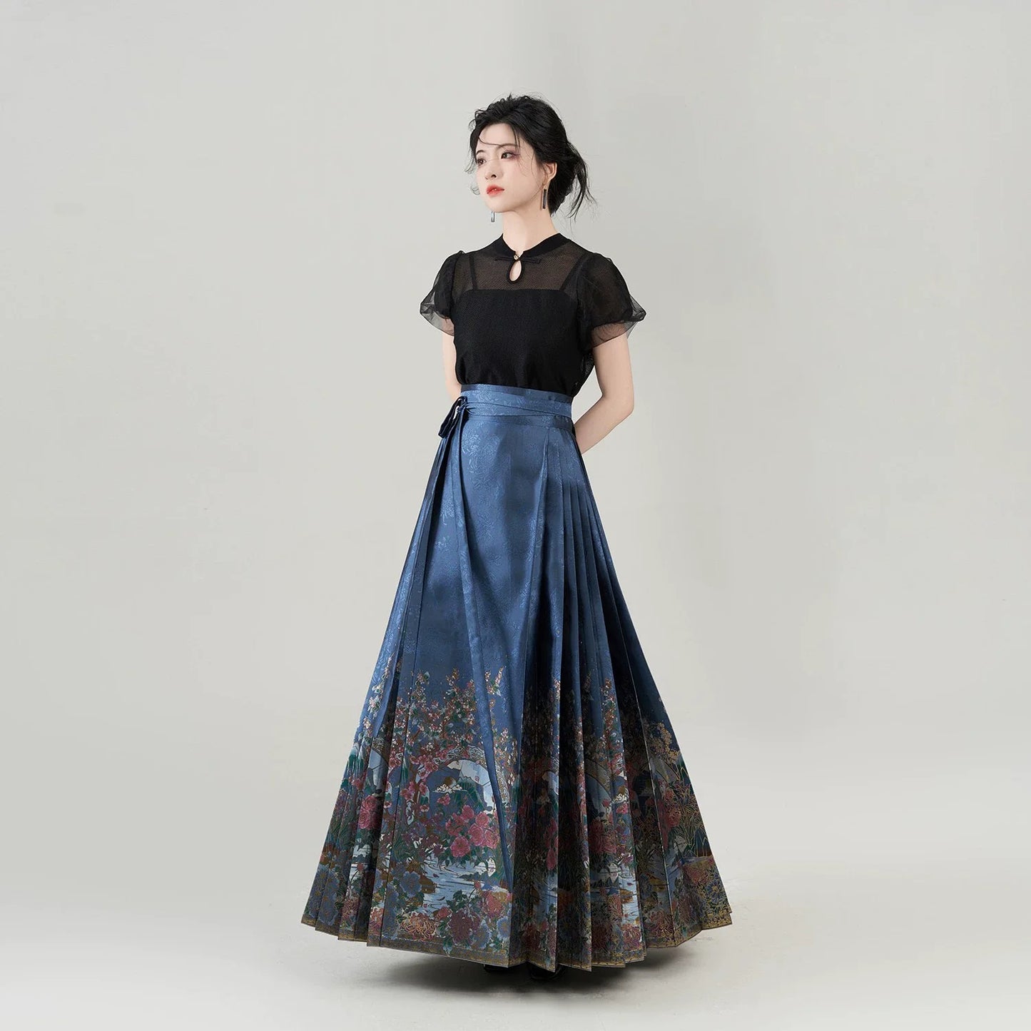 Chinese Blouse & Mamian Skirt Outfit | Mirror in the Water 水月镜花