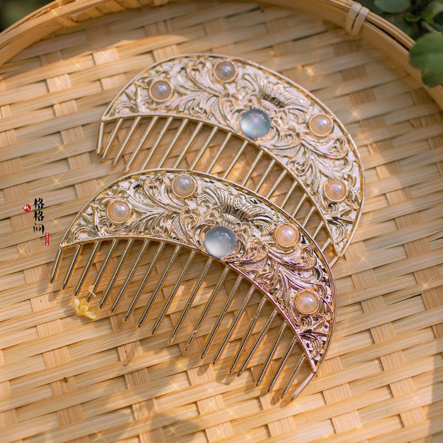Hair Comb: Min Yin