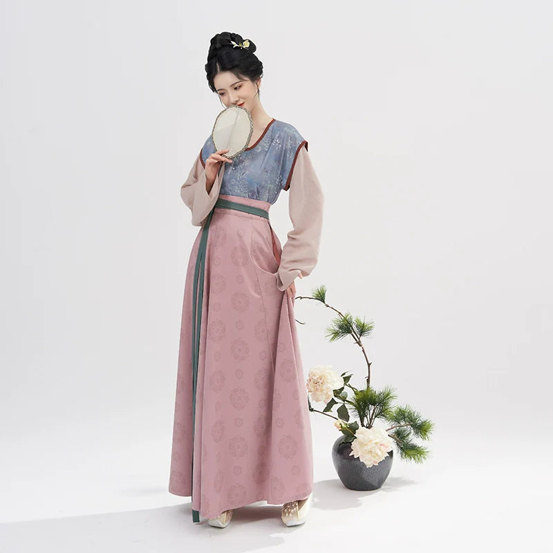 Tang Dynasty Modern Hanfu Set with Beizi Overlay & Flowing Eight-Panel Skirt - Bicheng 碧城 (Preorder)
