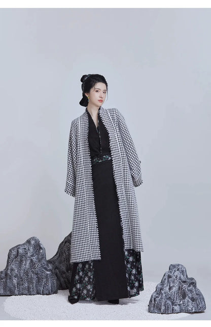 Song Dynasty Modern Hanfu Set with Changgan Temple Beizi and Three Pleat Skirt - Hanjiang Snow 寒江雪 (Preorder)
