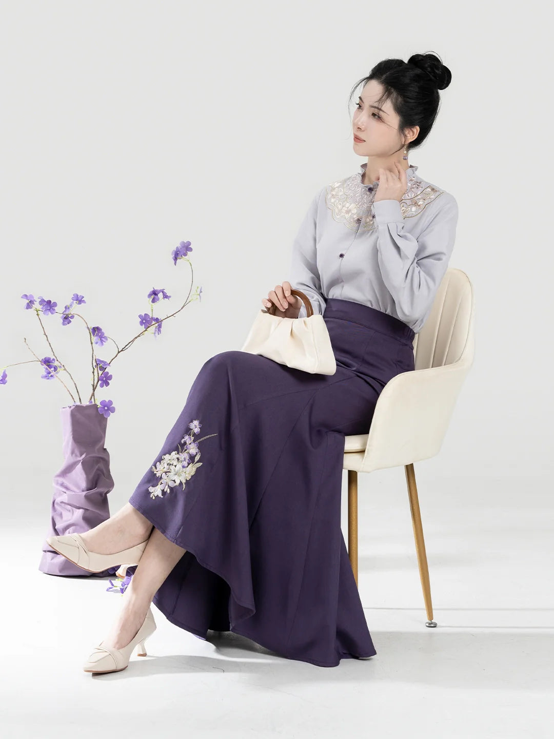 New Chinese Style Women Purple Embroidered Blouse with Fitted Mermaid Skirt - Xianglan 雪香兰 (Preorder)