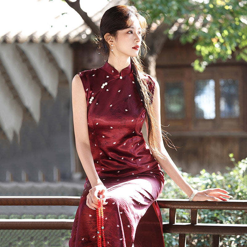 Sleeveless Hearts Midi Cheongsam | Wine
