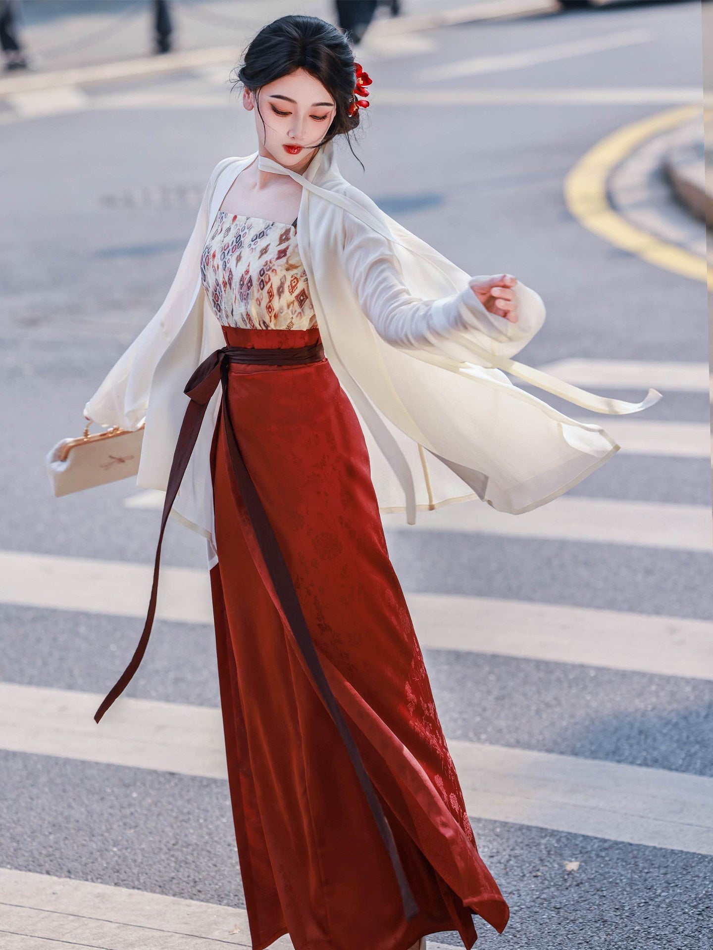 Song Dynasty Modern Hanfu Winged Sleeve Top and Spiral Skirt - Jade Beauty 玉颜 (Preorder)