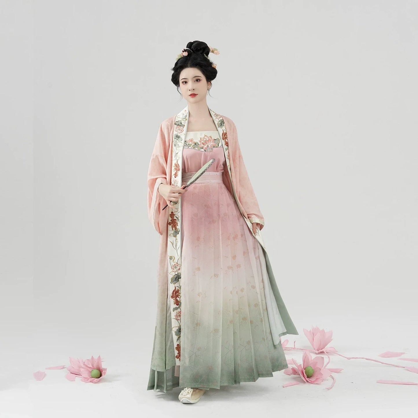 Song Dynasty Modern Hanfu - Glaze Red 釉里红 (Preorder)
