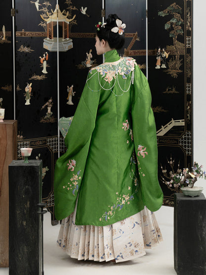 Ming Dynasty Hanfu Set with Robe & Mamian Skirt | Golden Koi 金桂鱼跃
