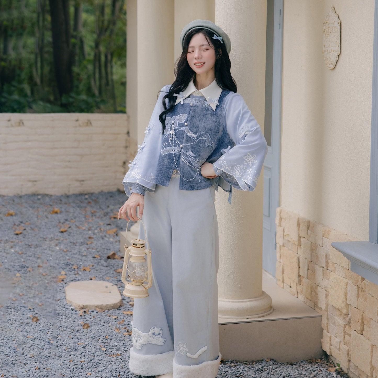 Ming Dynasty Modern Hanfu Bijia and Mini Mamianqun - Snow and Frost Cat 雪霜猫猫