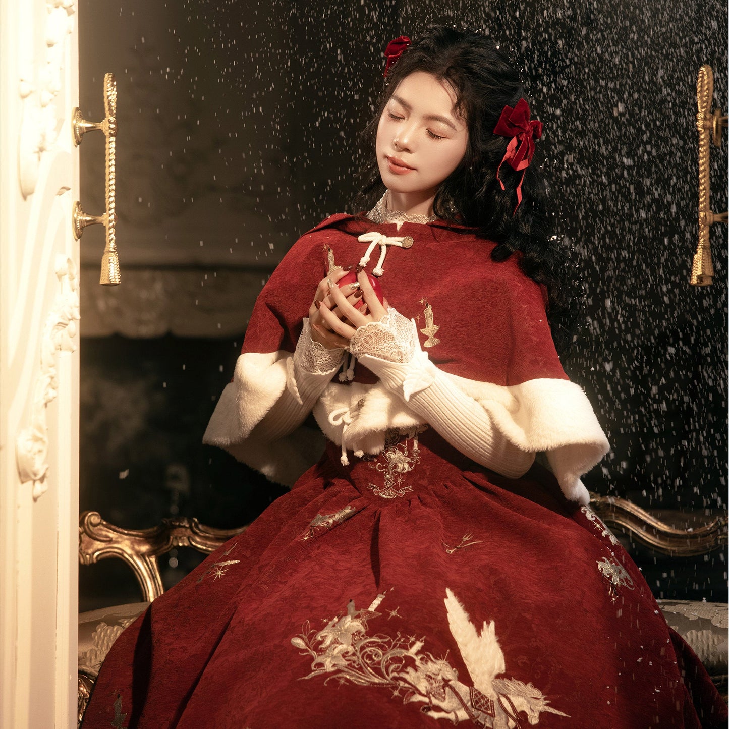 Neo Chinese New Year Cloak & Dress | Candlelight Dinner