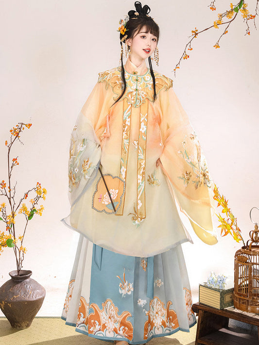 Ming Dynasty Embroidered Robe & Printed Mamian Skirt | Cloud Mirror 云外镜