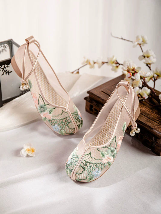Charlotte embroidered shoes for hanfu and qipao, detail close-up