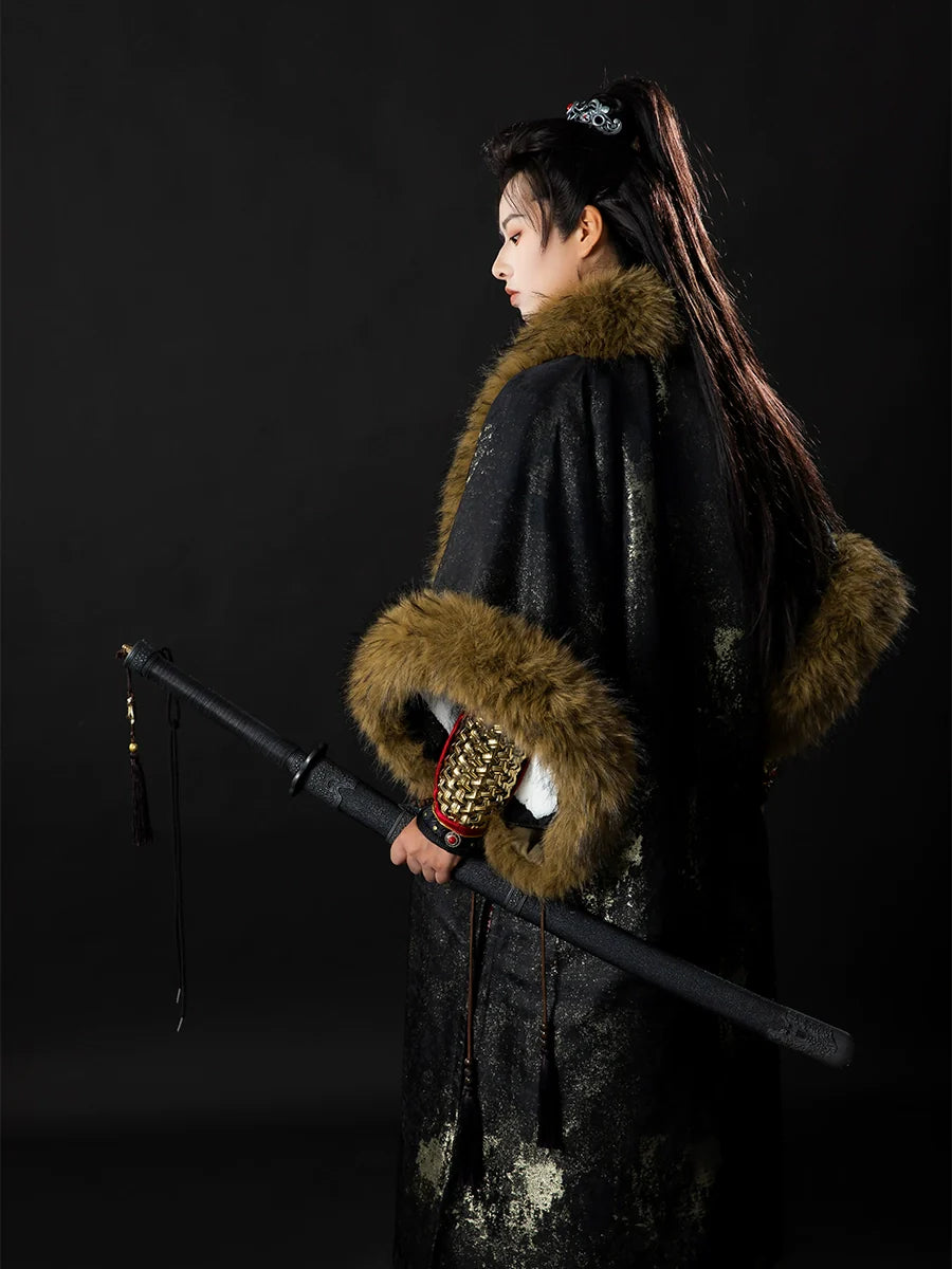 Ming Dynasty Unisex Winter Hanfu Coat | Sprinkle Gold 黑洒金