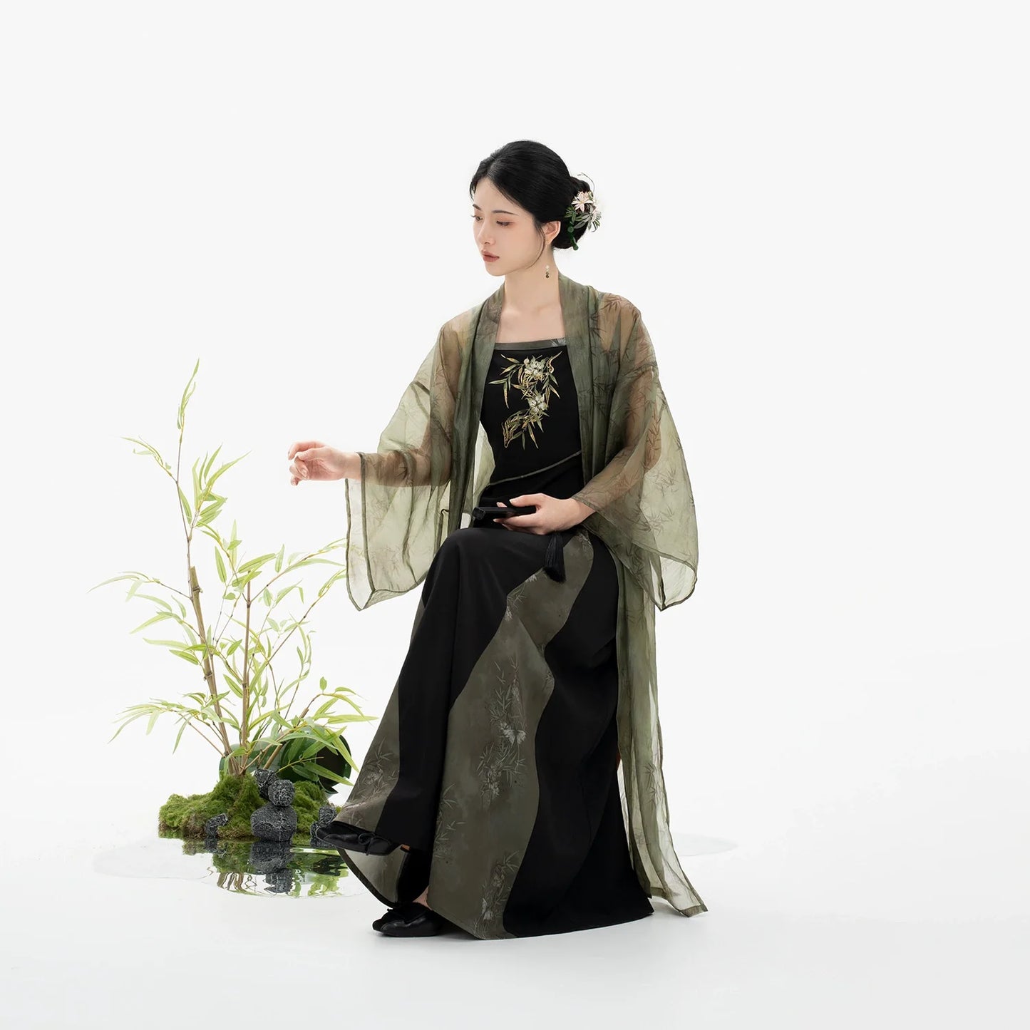 Song Dynasty Modern Hanfu Set with Changgan Temple Beizi and Three Pleat Slip Dress - Bamboo Shadow 竹影纱 (Preorder)