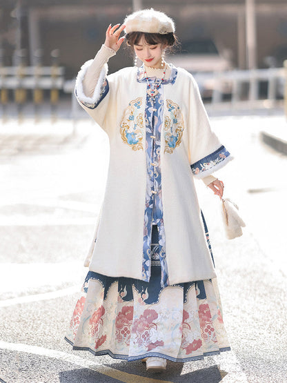 Ming Dynasty Embroidered Fleece Robe & Mamian Skirt | Velvet Flowers 花绒