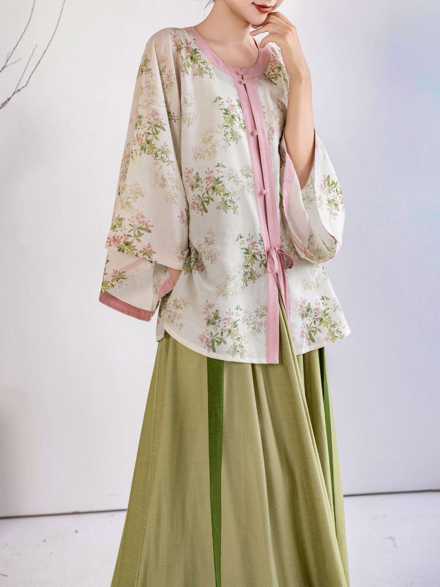 Ming Dynasty Modern Hanfu Round Collar Top and Elastic Skirt - Spring Branch 春枝