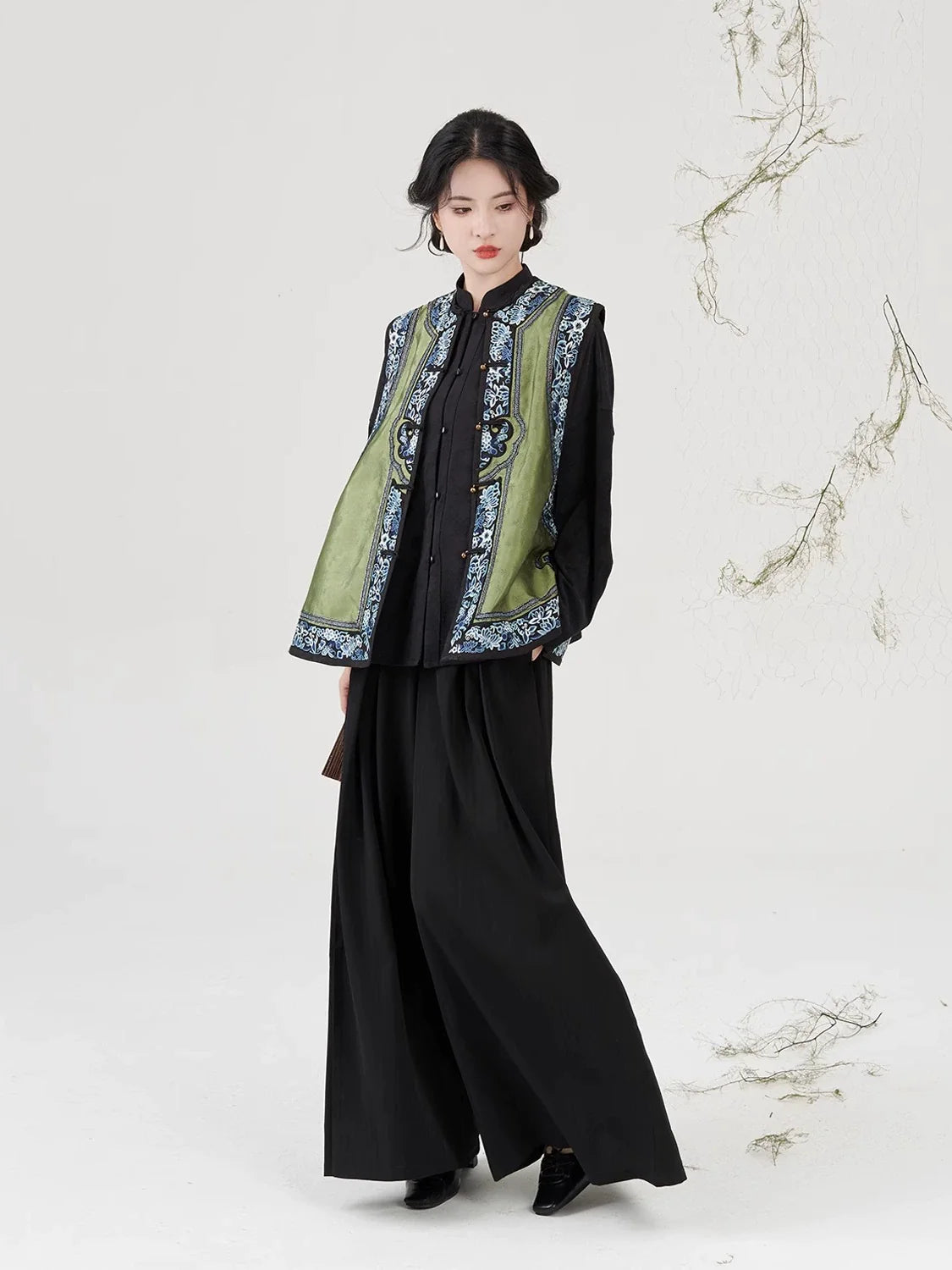 Modern Qing Han Inspired Embroidered Collarless Jacquard Vest - Porcelain 茗瓷 (Preorder)