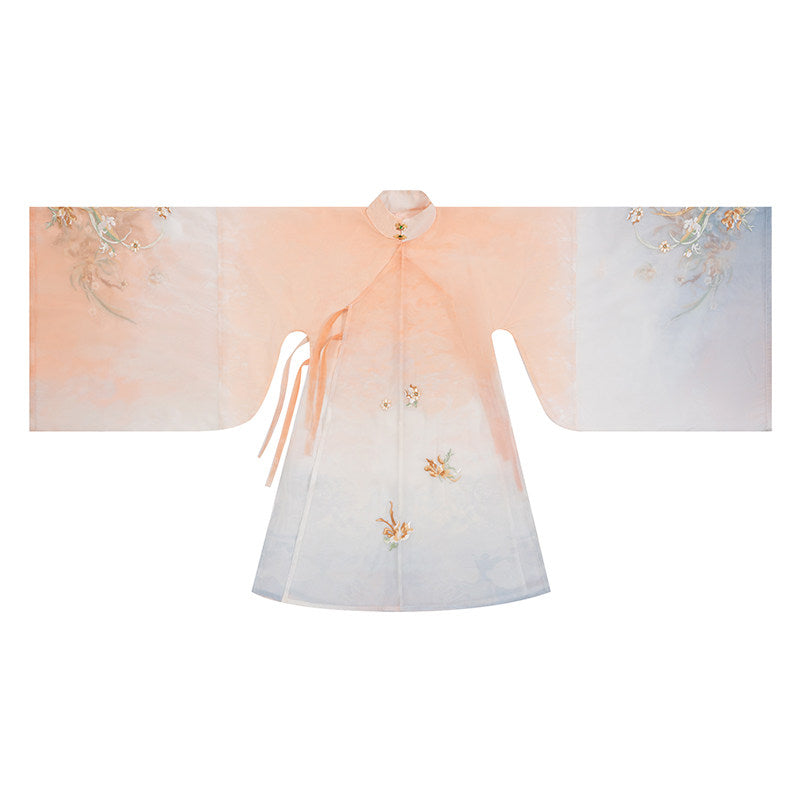 Ming Dynasty Embroidered Robe & Printed Mamian Skirt | Cloud Mirror 云外镜