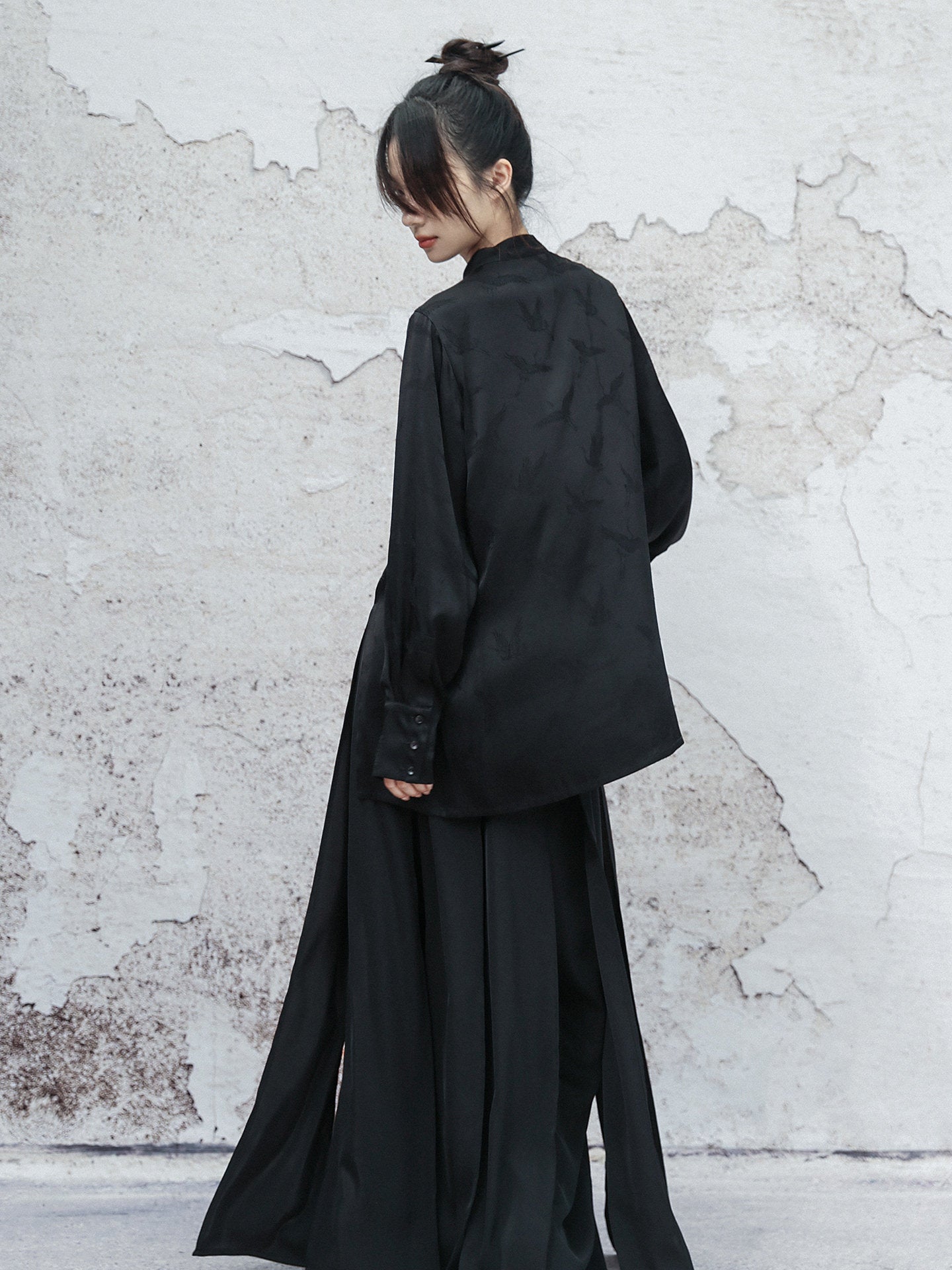 New Chinese Style Satin Crane Dark Pattern Long Sleeve Top - Ciyunjian 辞云间